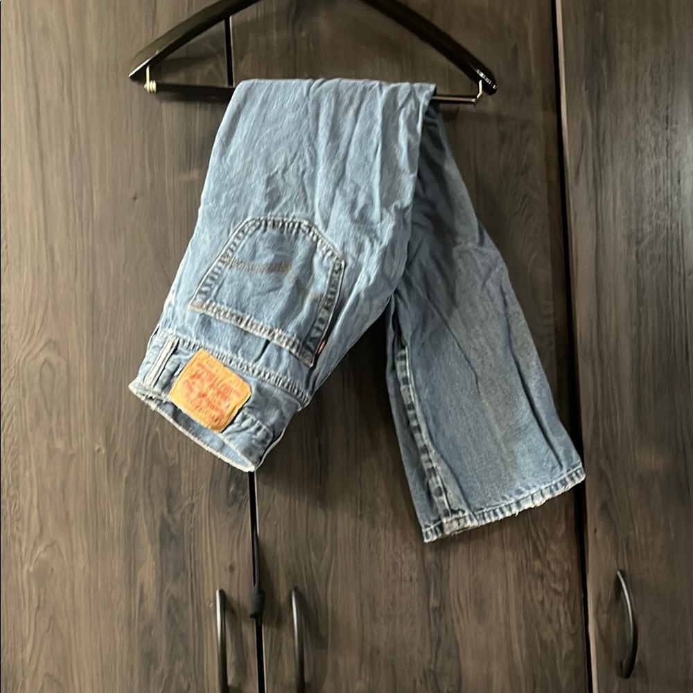 Levi jeans size 30x32